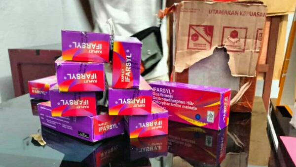 Barang bukti 1000 butir obat keras saat diamankan Satnarkoba Polres Bitung