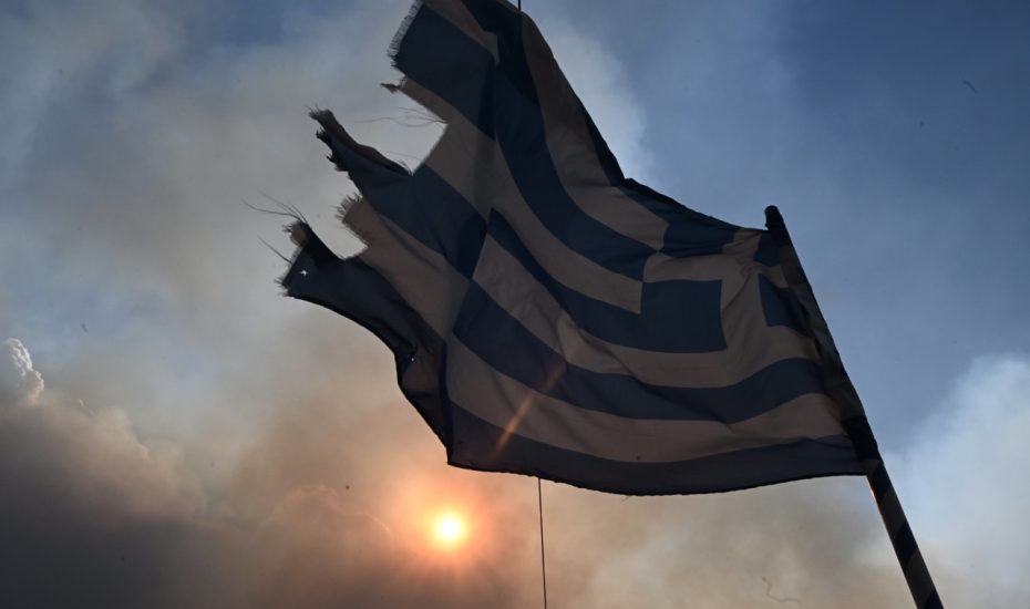 Η χώρα καίγεται ξανά απροετοίμαστη και δεν μετρά μόνο καμμένα στρέμματα αλλά και δεκάδες χαμένα δισεκατομμύρια