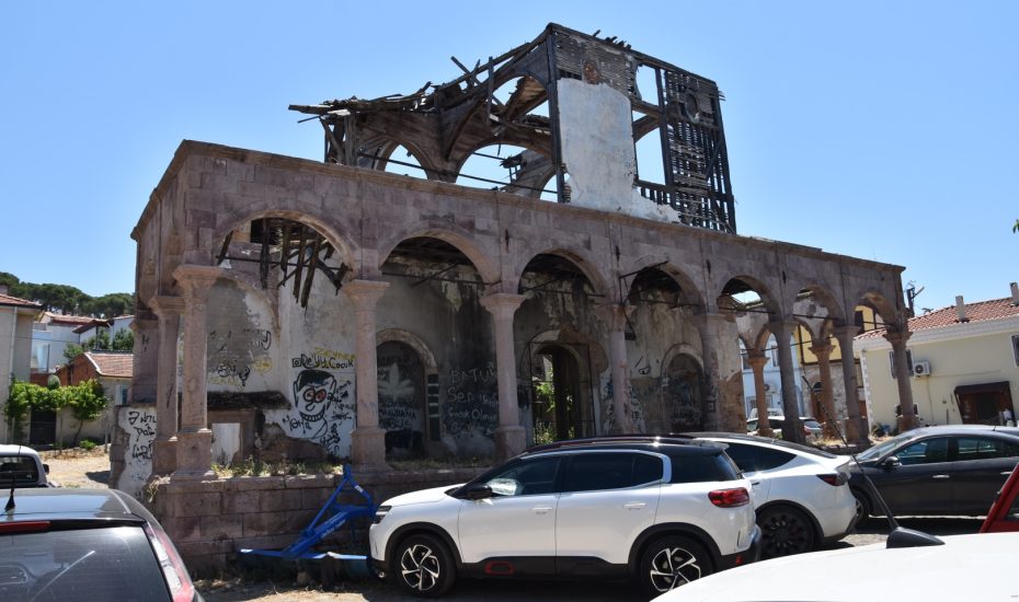 Η Αϊβαλιώτισσα Αγία Τριάδα