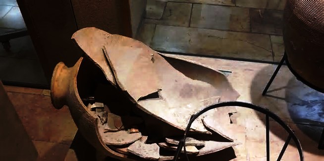 Τετράχρονος έκανε κομμάτια αγγείο 3.500 ετών για να  δει τι περιέχει 