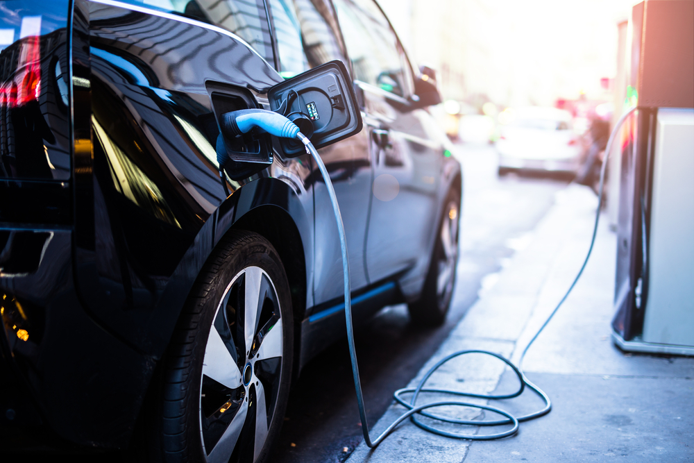 What are the benefits of electric vehicles?