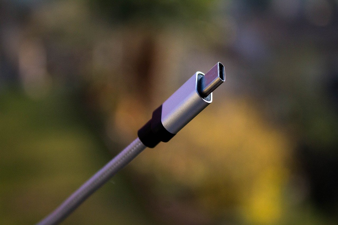 Is anyone doing anything to reduce e-waste?