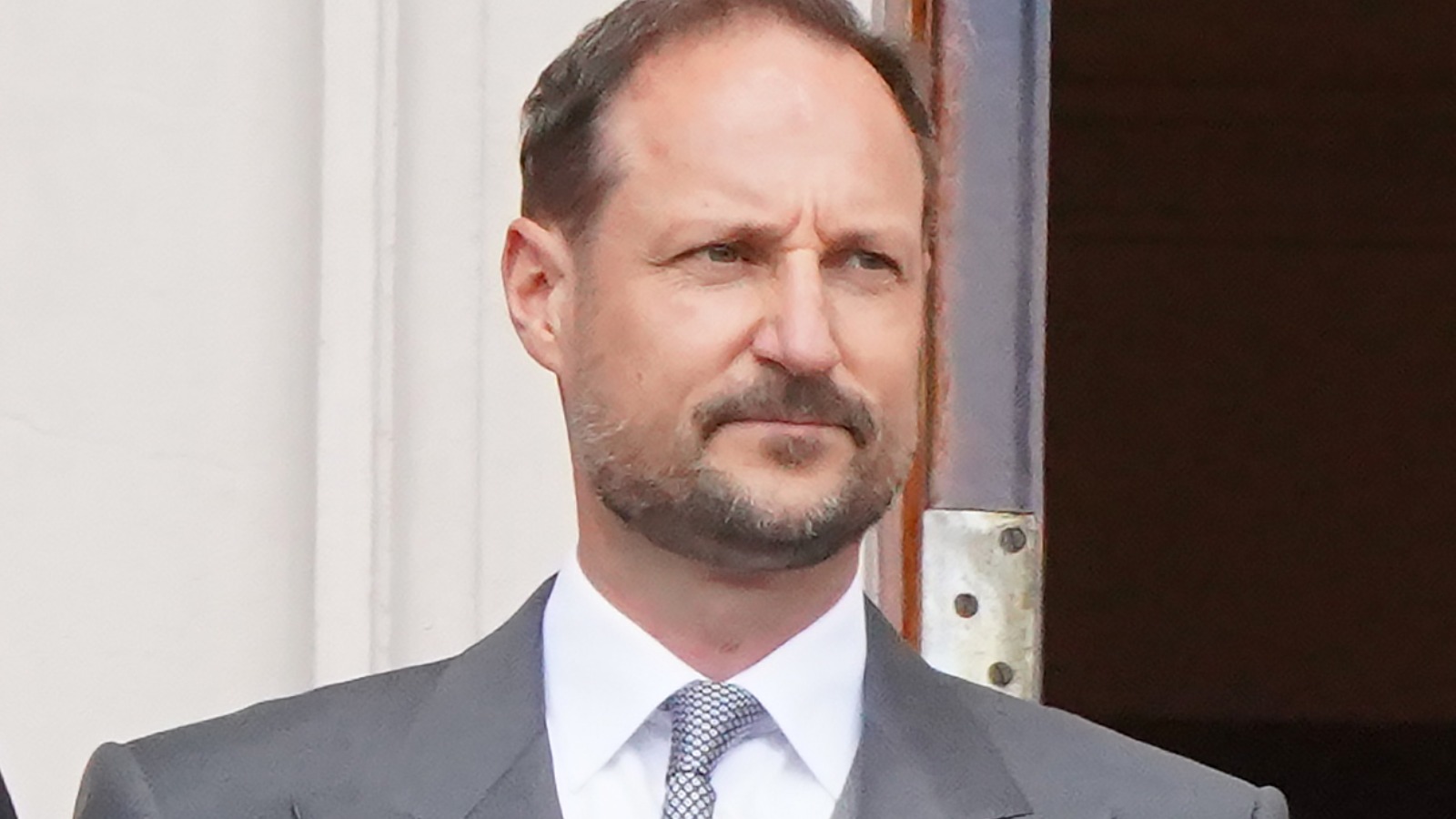 Norway's King Haakon takes his oath in parliament after his father's death