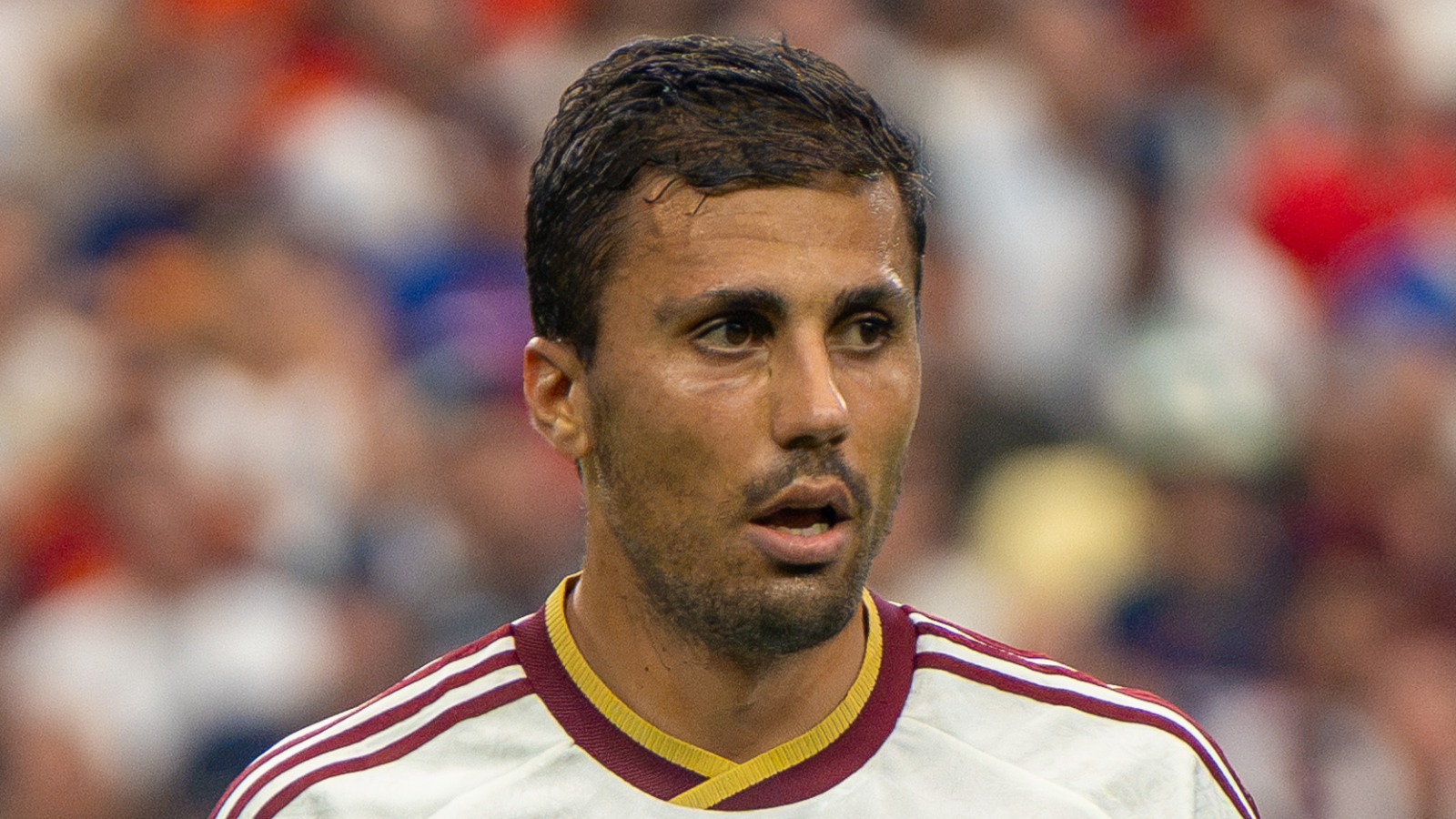 Spain boss calls Rodri "Messi of Spanish football" after Barcelona move