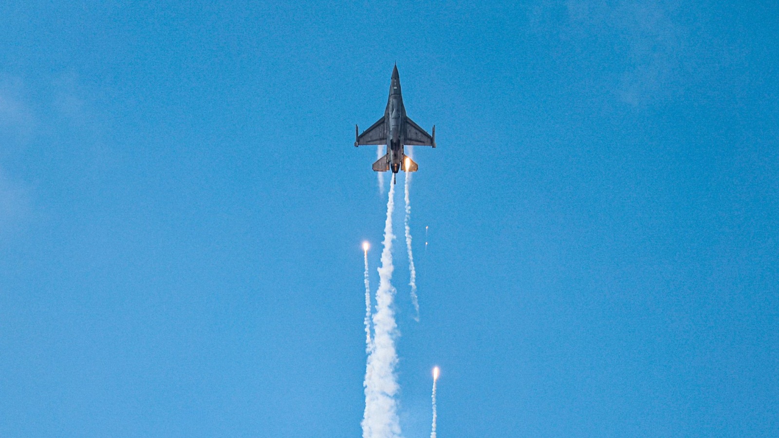 US launches new Iran airstrikes, Tehran hits three Gulf states