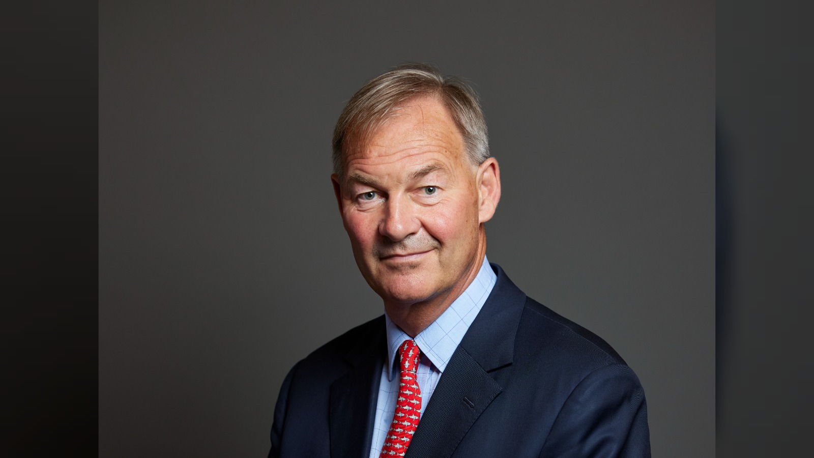 Restore Britain leader Rupert Lowe wants smoking rooms back in pubs