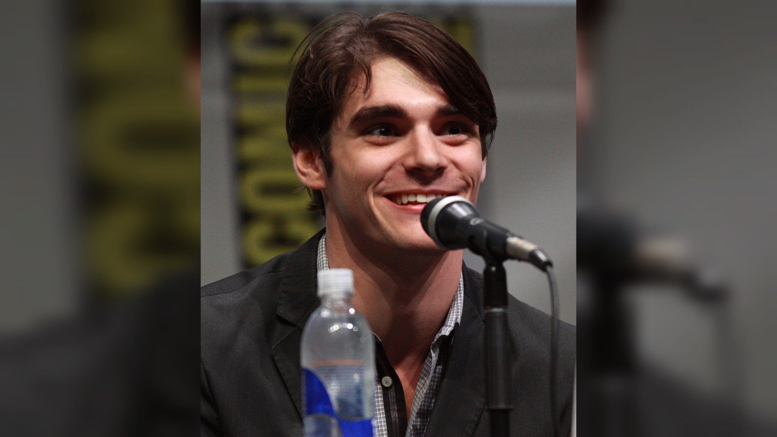 Breaking Bad Star RJ Mitte Dies Aged 34