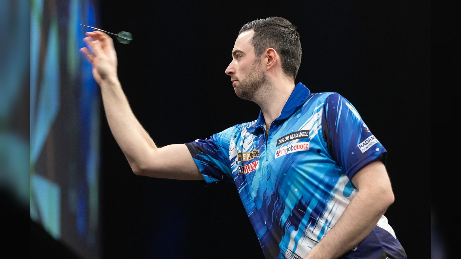 Luke Humphries defeats Gerwyn Price 6-4 to claim World Grand Prix Darts title