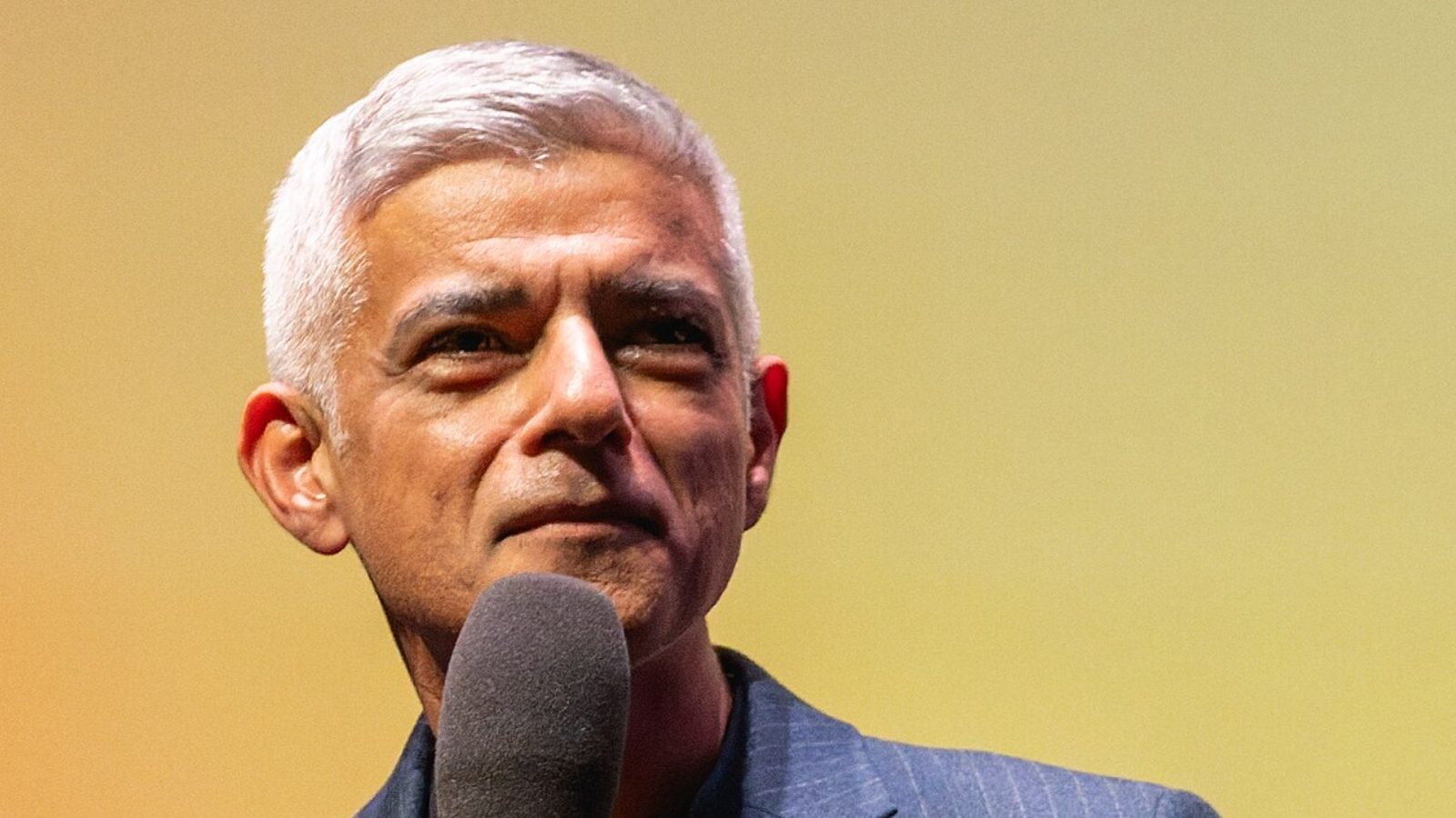 Sadiq Khan’s new company will run 100 London buses by late 2027