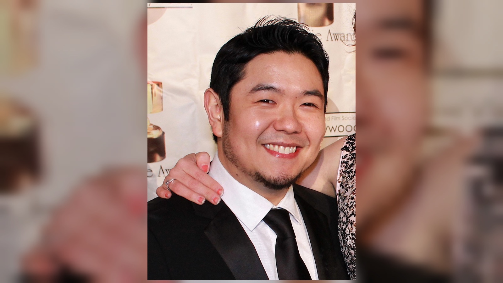 Voice actor Eric Bauza, 46, known for Bugs Bunny, has died suddenly