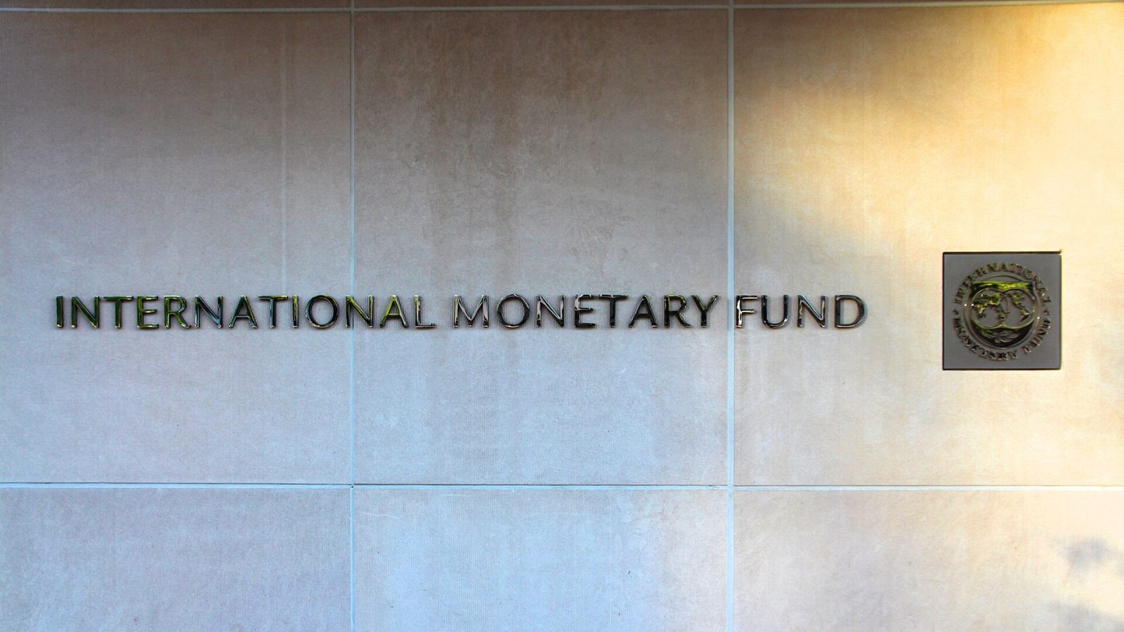 Delegates walk out during Russian finance minister speech at IMF meeting