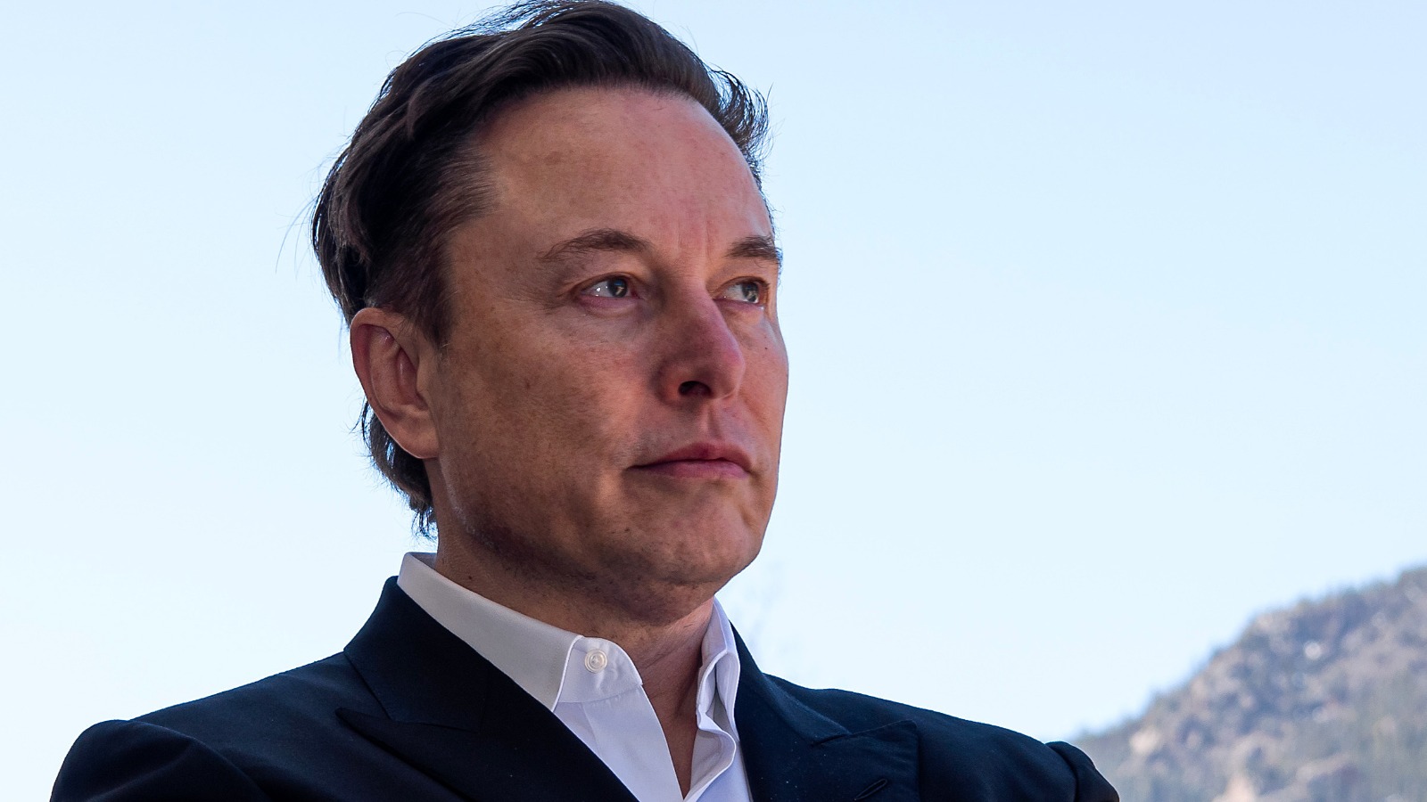 Ukraine gives Elon Musk the Order of Freedom to expand Starlink access