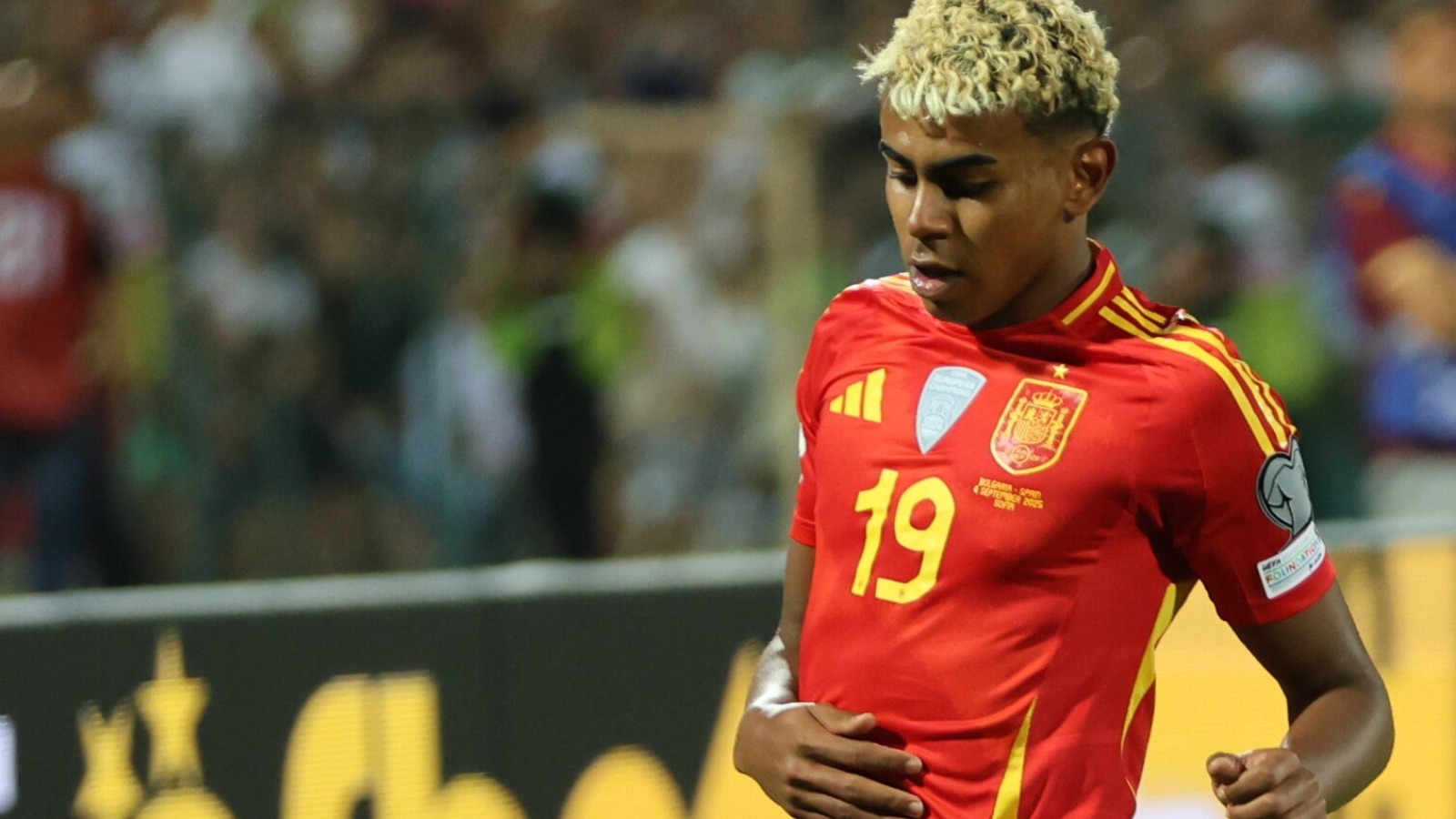 Lamine Yamal scores early again as Spain beat Czechia 3-1