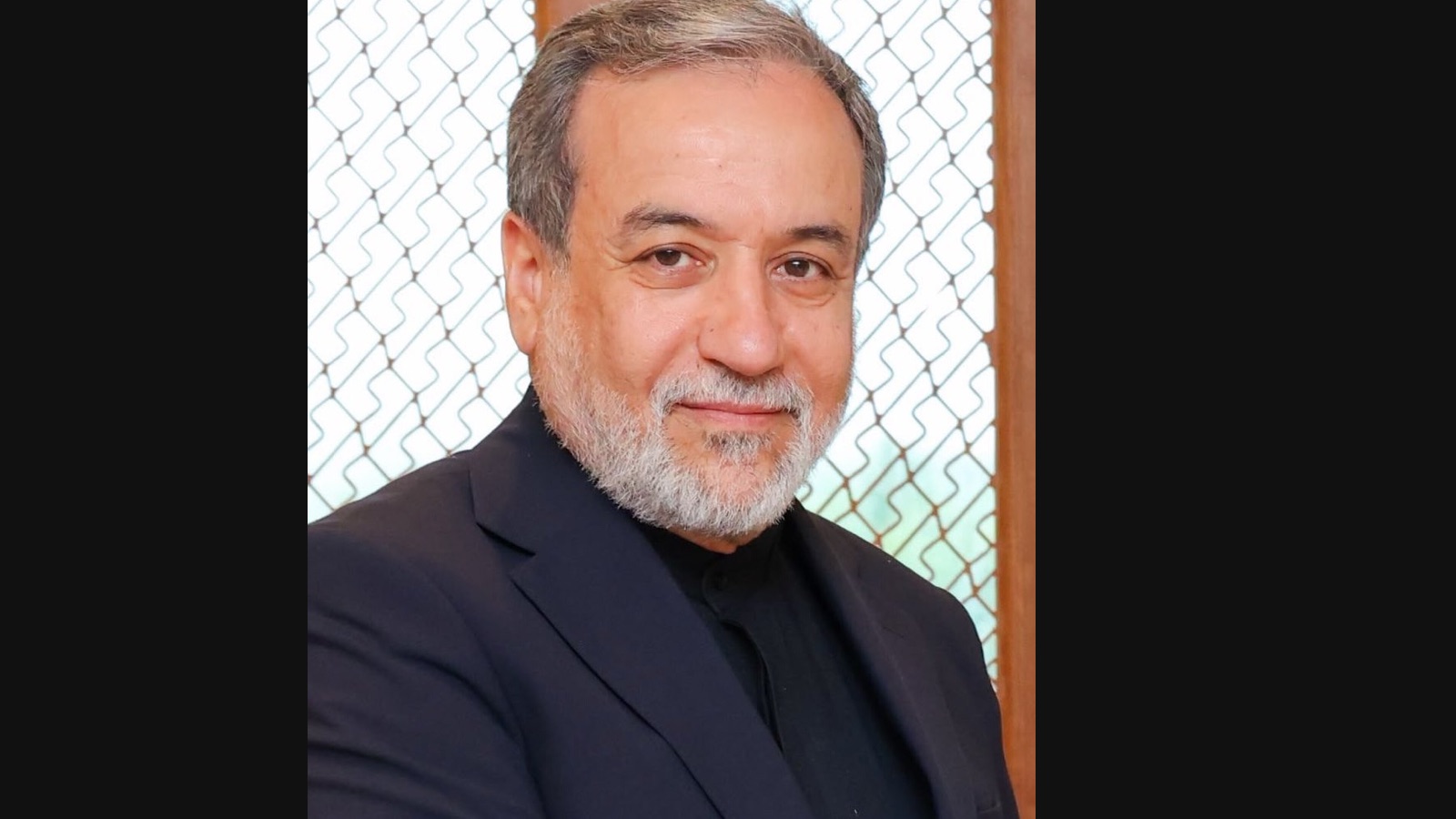 Iran's foreign minister declares readiness for 'doomsday war' but open to talks