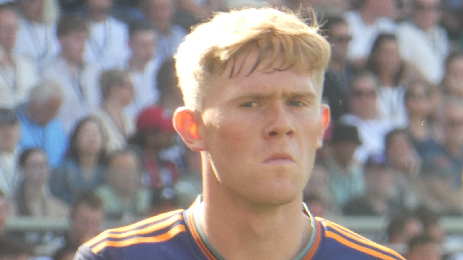 Man Utd must make "crazy" offer to sign Lewis Hall from Newcastle