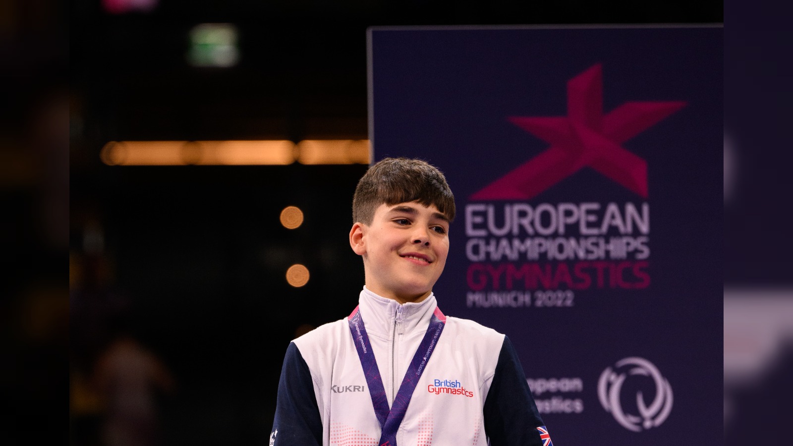 England gymnast Gabriel Langton suffers bad fall at Games