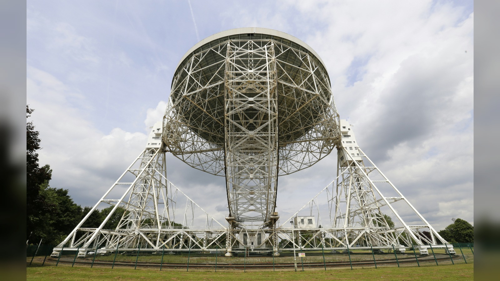 Andy Burnham pledges to save Jodrell Bank from funding cuts by 2028