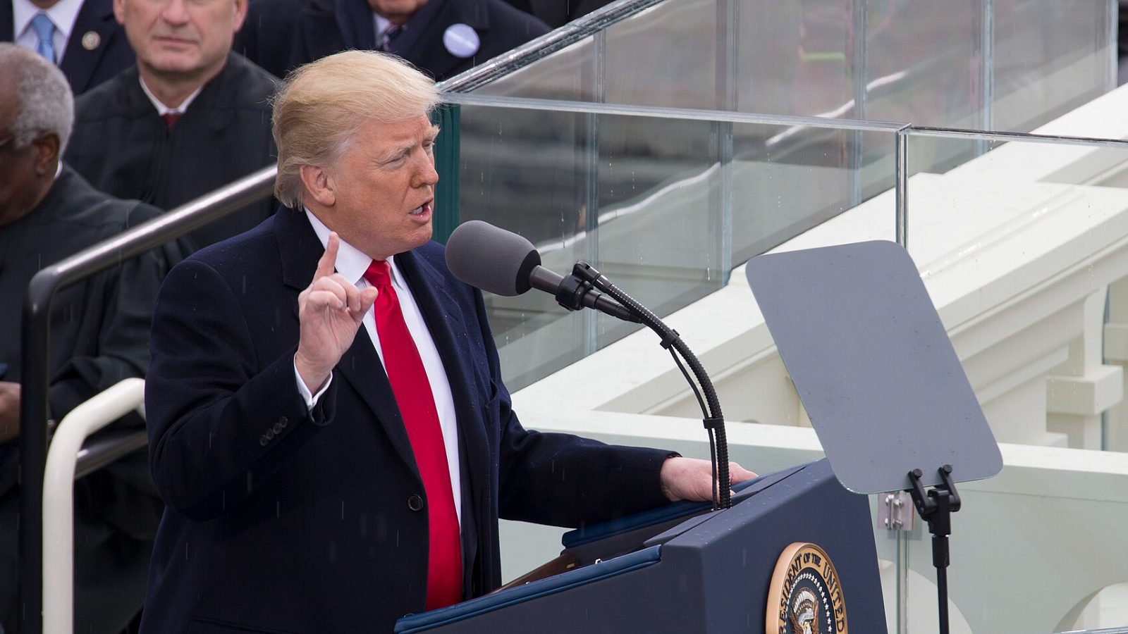 New Russia sanctions bill raises tariff power fears for Trump