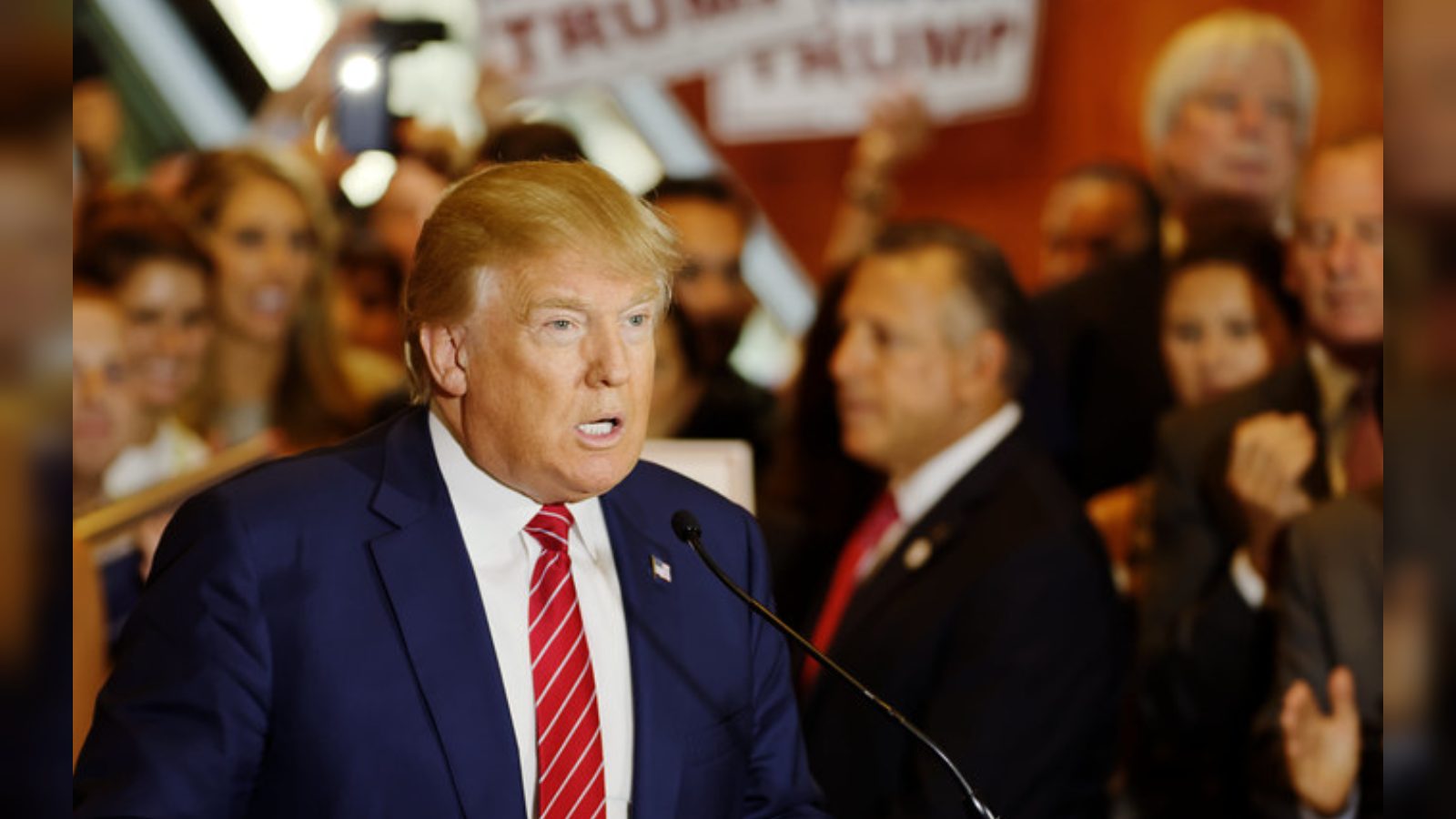 Trump promises $5,000 to adults if Republicans win midterms