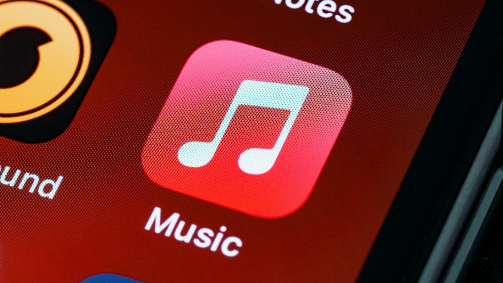 Apple Music to label songs made with AI later this year