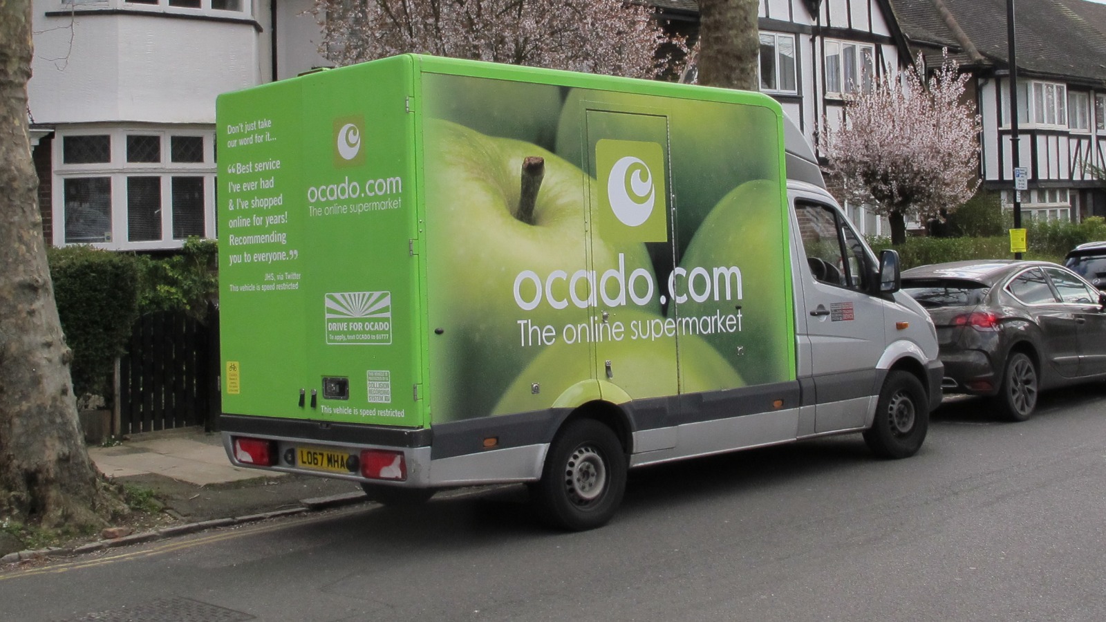 Ocado drops threat to sue Marks & Spencer over £190m delivery payout