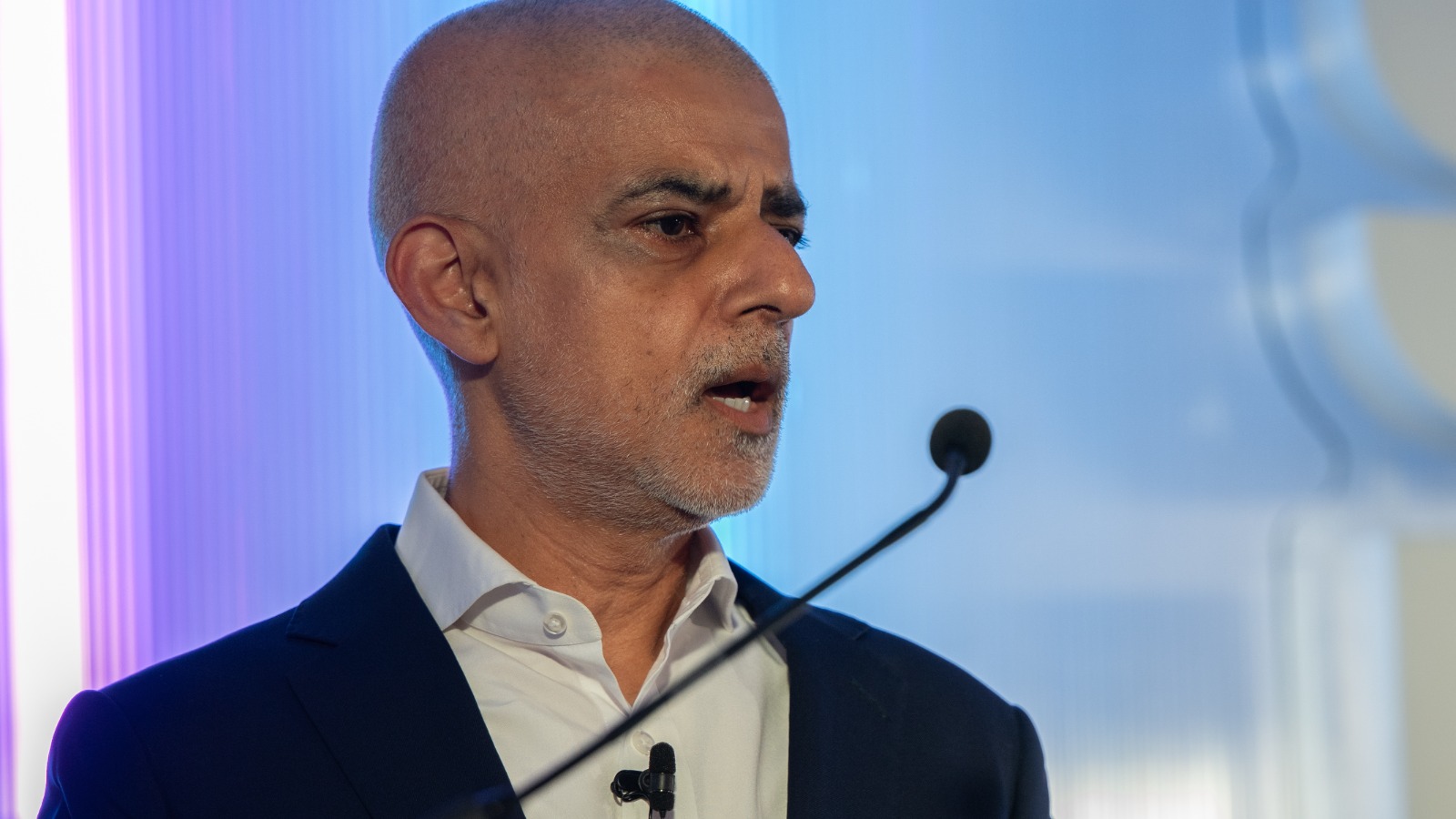 Sadiq Khan agrees to text searches in lawsuit over blocked £50m police deal