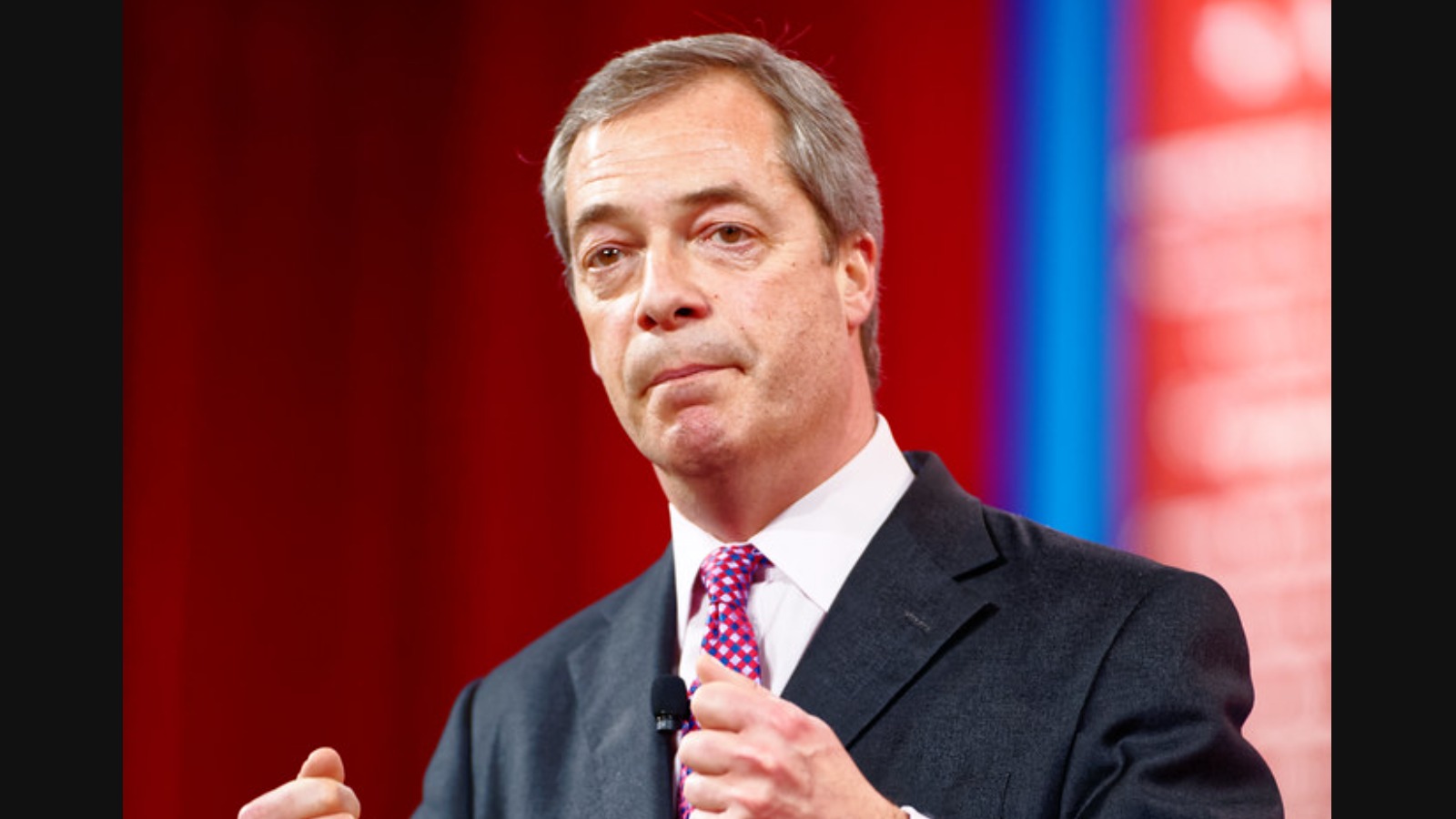 Farage wins Clacton by-election with 62% of vote