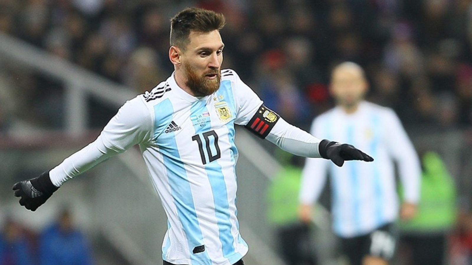 Ibrahimovic: Messi critics ignore Mbappé's clear handball goal.