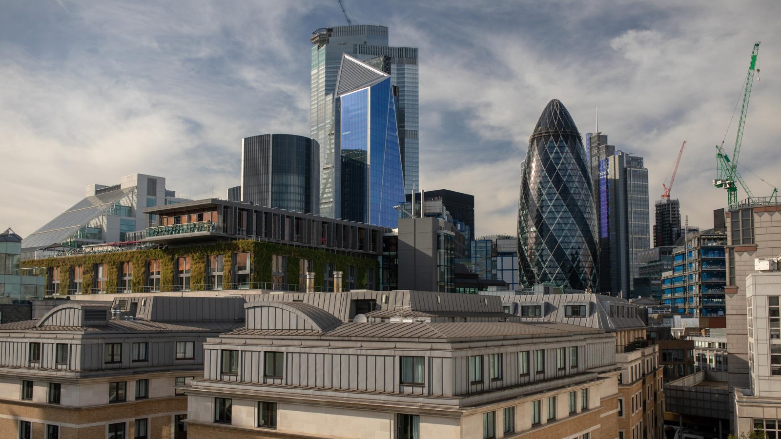 Why EY Warns a Blocked Shipping Route Could Shrink UK Output