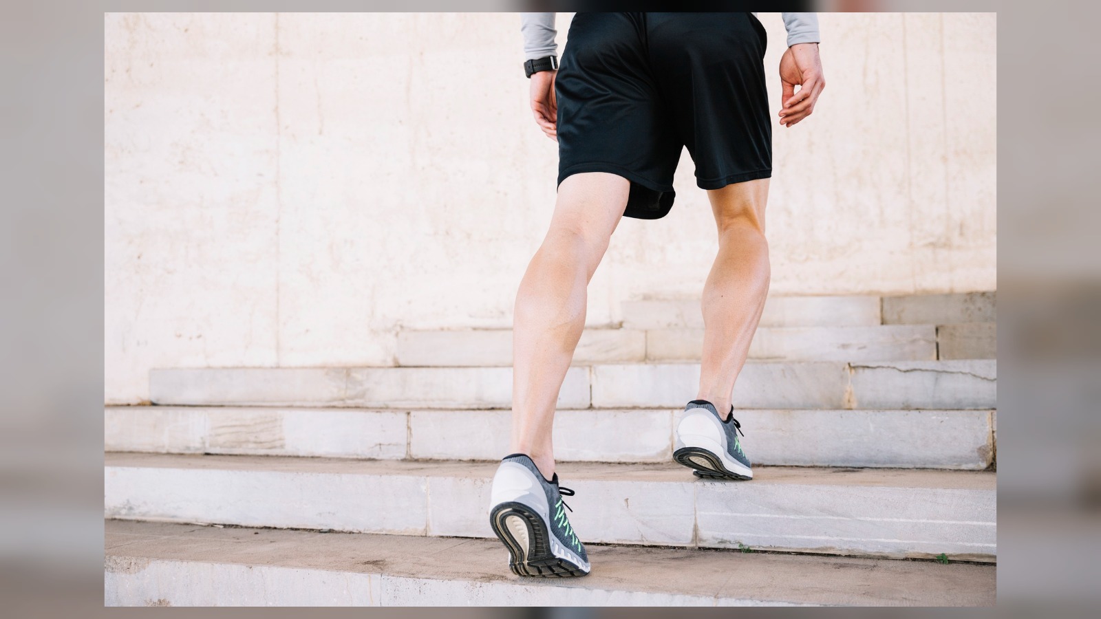Slow walking speed could signal higher risks of heart disease and dementia