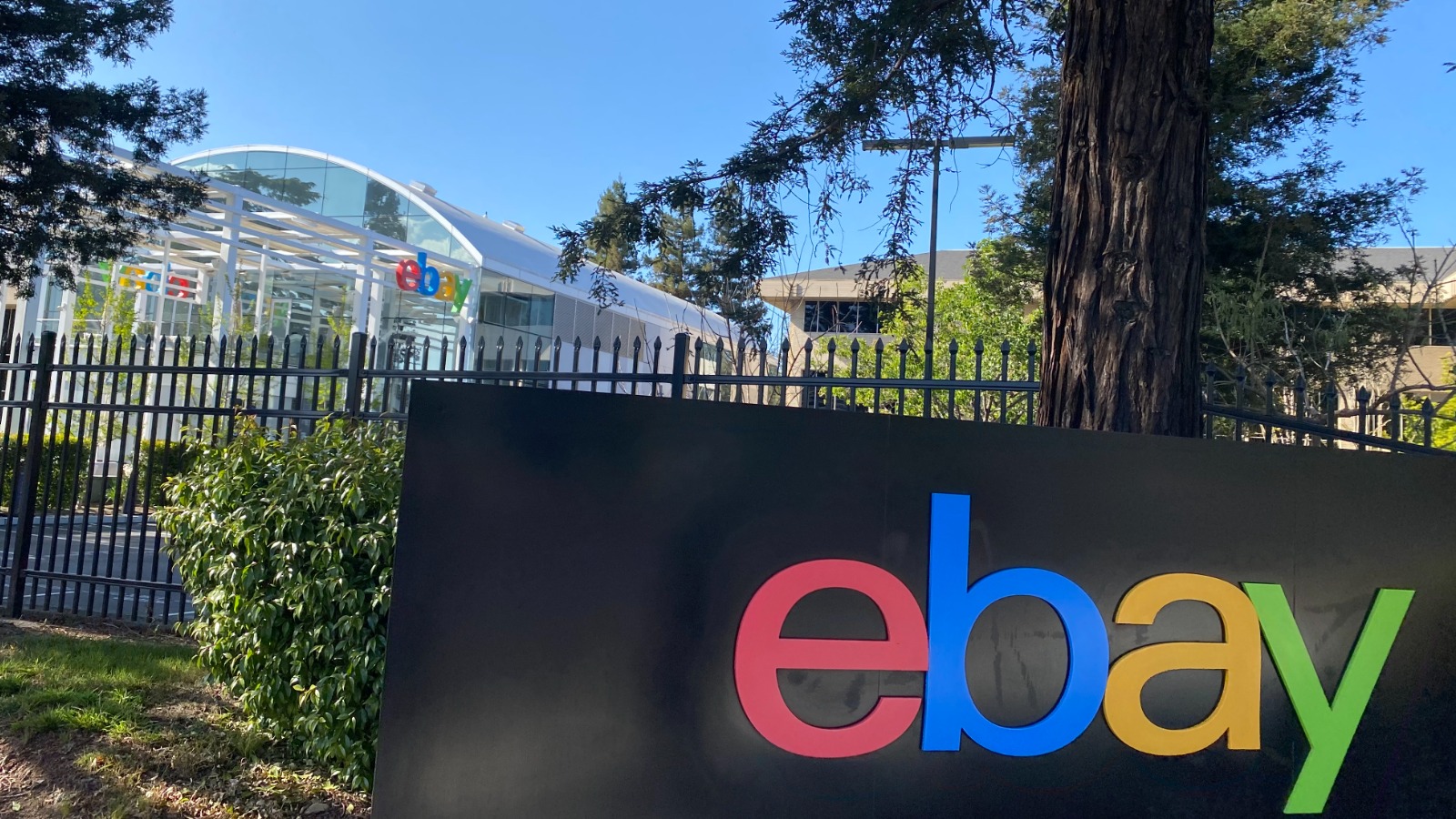 eBay pays $56m to bloggers harassed by former executives