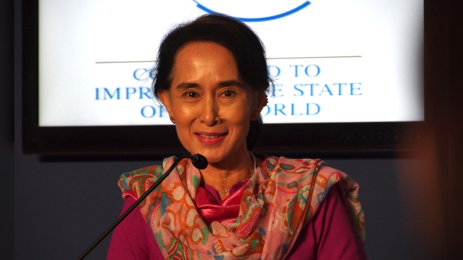 Aung San Suu Kyi looked healthy in rare prison photographs