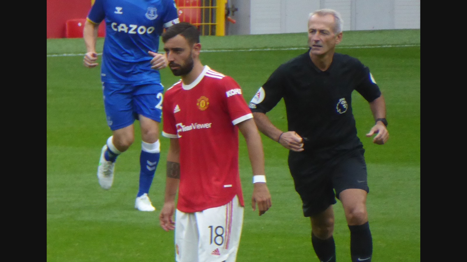Man United reject £43m Bruno Fernandes bid as Rashford gets Barcelona hope
