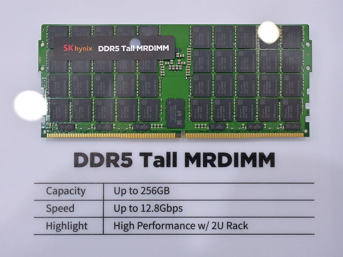 SK하이닉스 서버용 DDR5 메모리 모듈 전시품