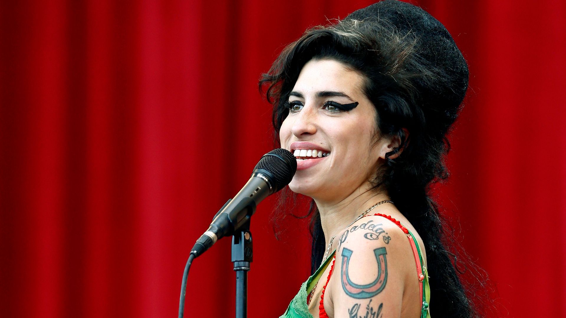 Amy Winehouse's father ordered to pay almost £1m to late singer's friends