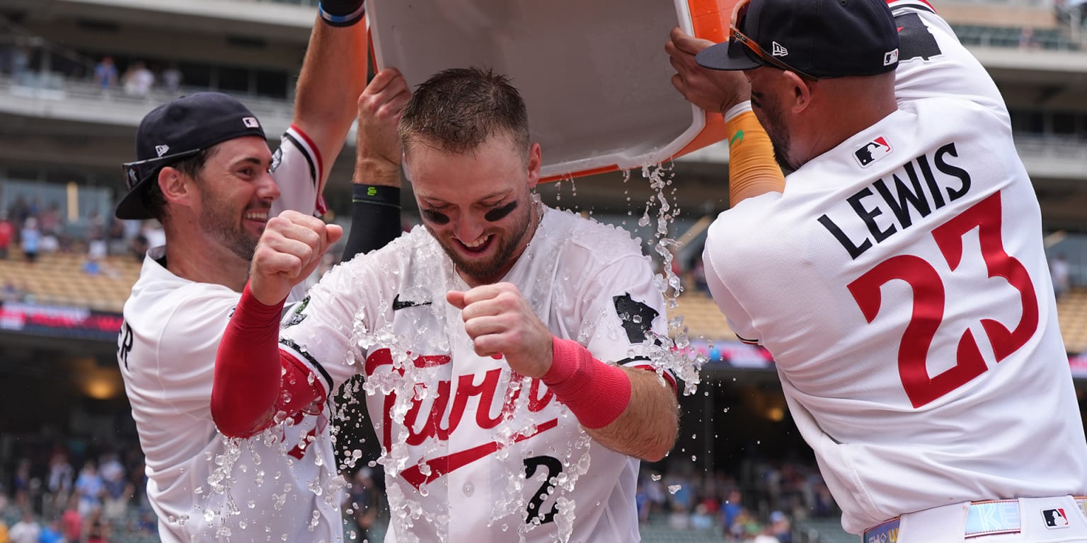 An epic walk-off grand slam that was the first of its kind