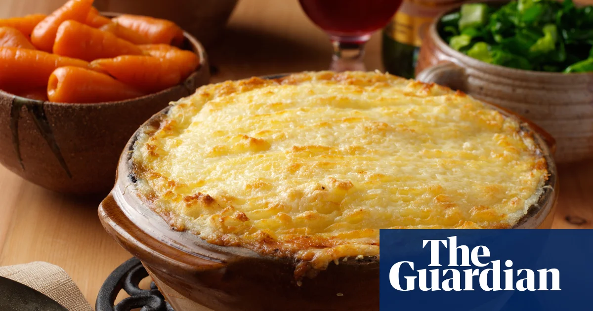 Cottage pie and glass of red, anyone? Britons shun salad despite heat in ‘reverse comfort eating’