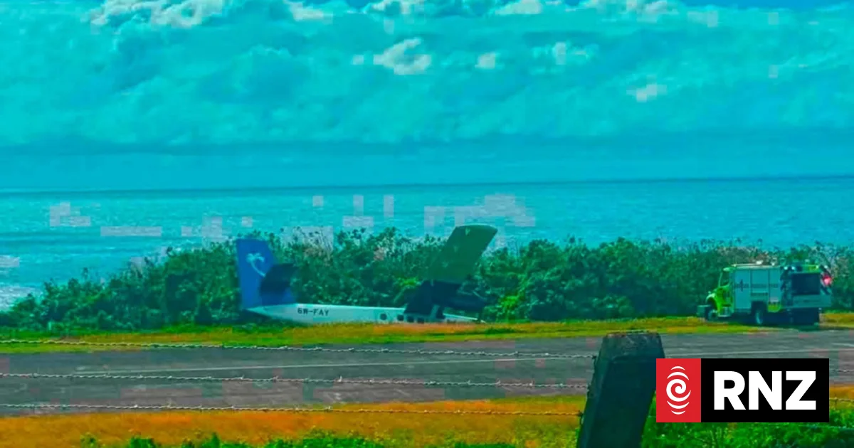 Crew member injured as Samoa Airways plane veers off runway