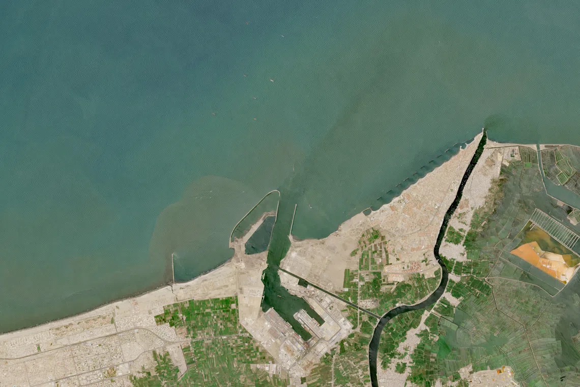Drone strike in Egypt sparks security concerns about Suez oil exports