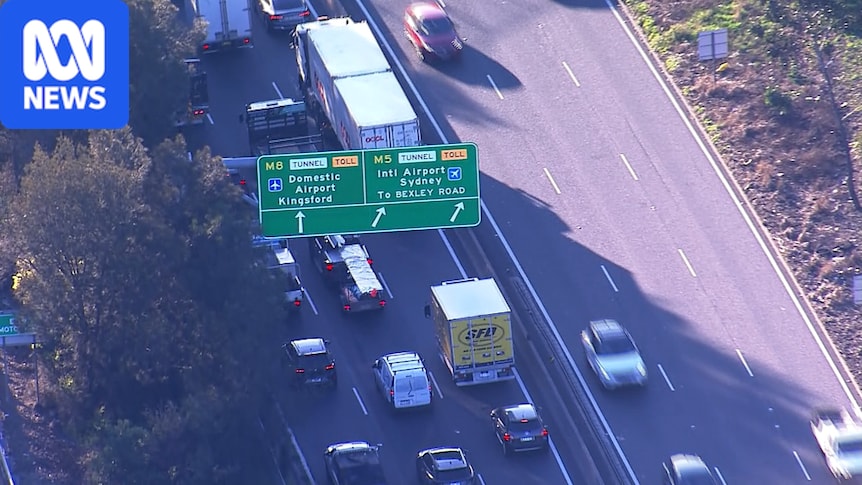 Fan fault shuts Sydney's M5 in morning rush, causing 10km of traffic chaos