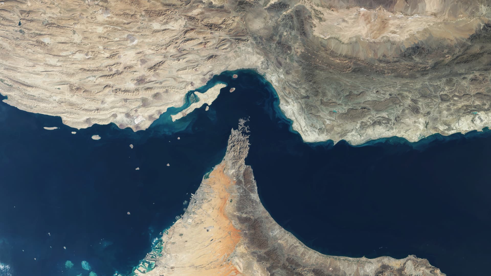 Iran hosts Hormuz calls with Saudi Arabia, Oman as Trump hails ‘good talks’