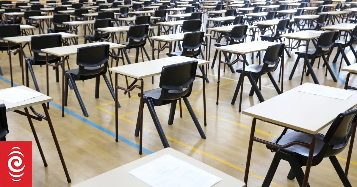 More school leavers with no qualifications becoming 'new normal': advocates