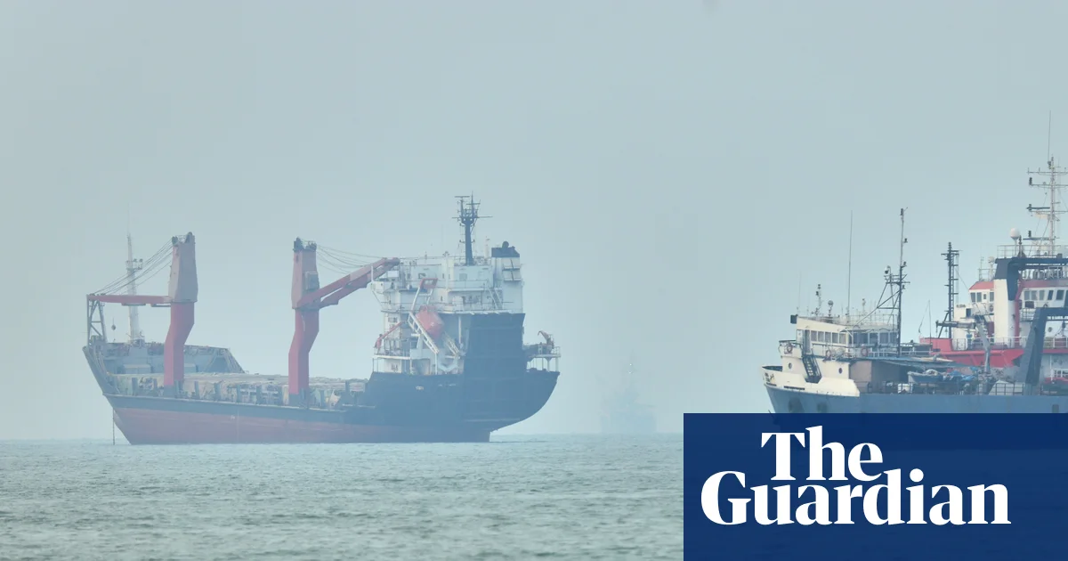 Oil prices fall as US pauses strikes on Iran over strait of Hormuz