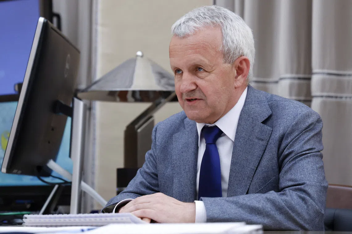 Russia detains billionaire, executives, drone official in fraud case, media reports say