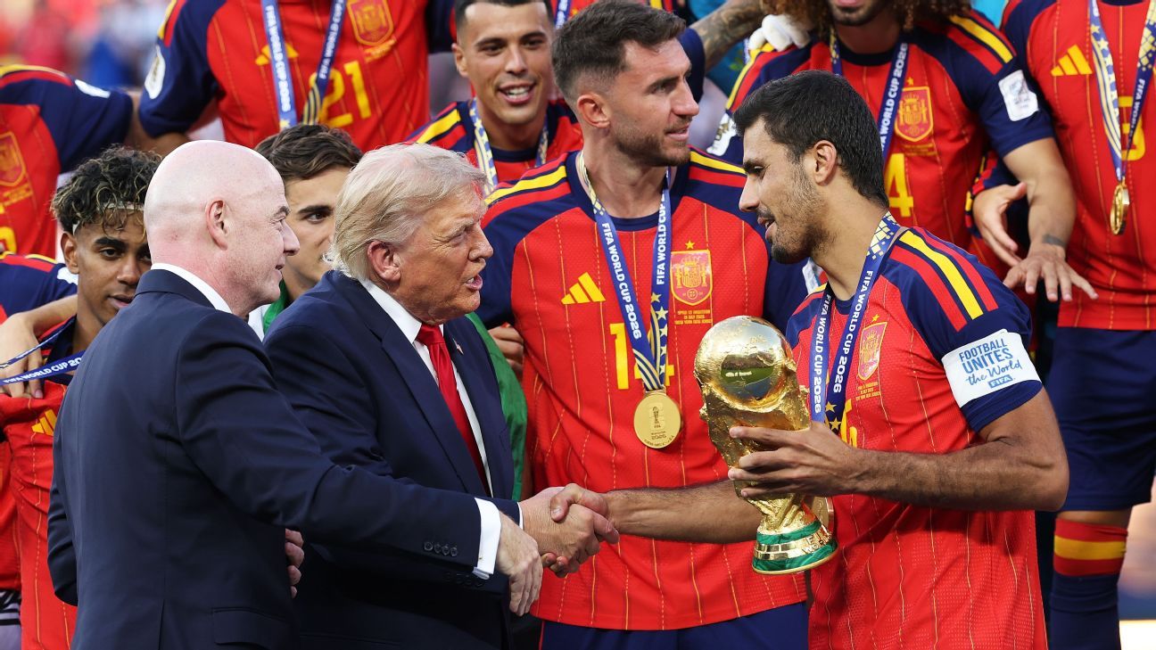 Sources: UEFA weighs WC boycott over FIFA plan