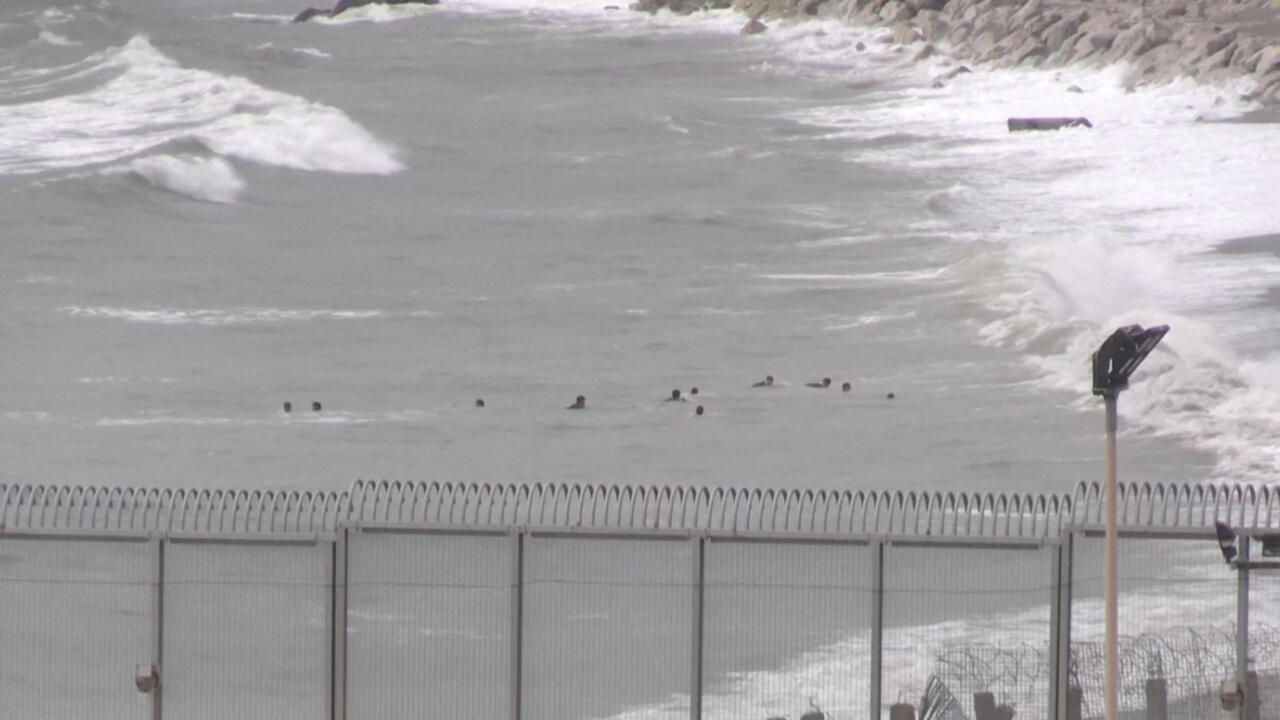 🔴 Spain deploys military as hundreds cross into Ceuta from Morocco