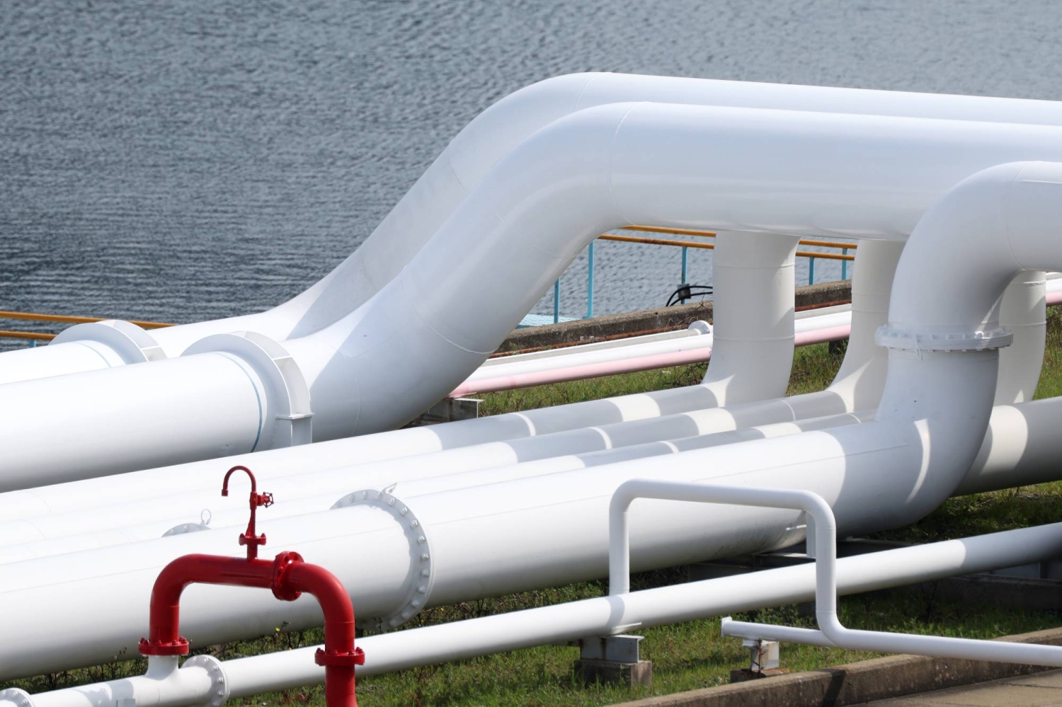 Tokyo to boost financial support for overseas oil pipeline investments