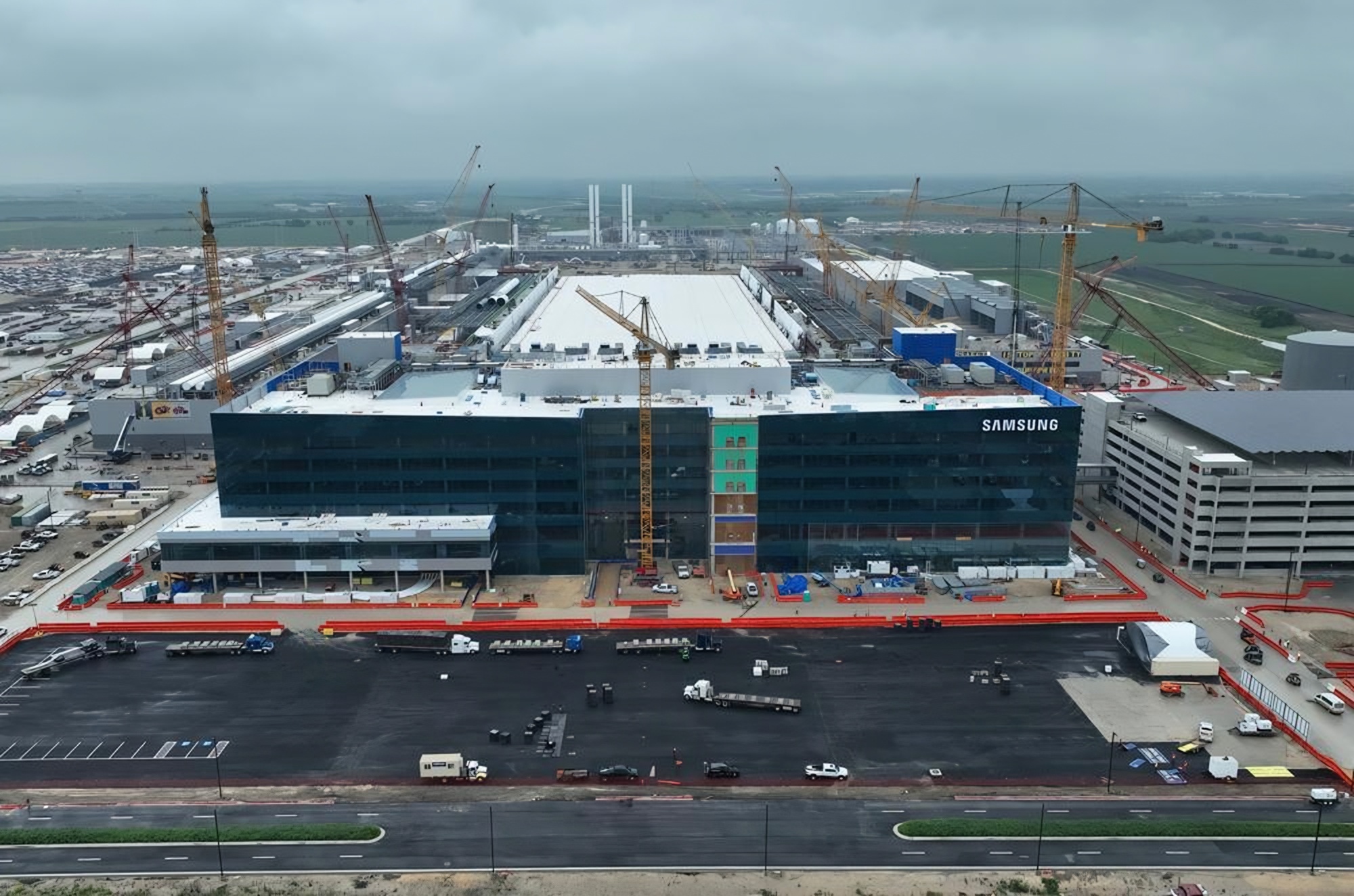 Samsung kicks off equipment move-in at its $37B Taylor, Texas fab