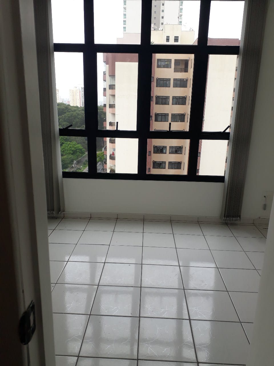Sala, 36 m² - Parque Residencial Aquarius - São José dos Campos/SP • Cód: SA0078