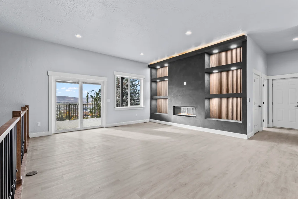 7920 Englewood Crest Dr008